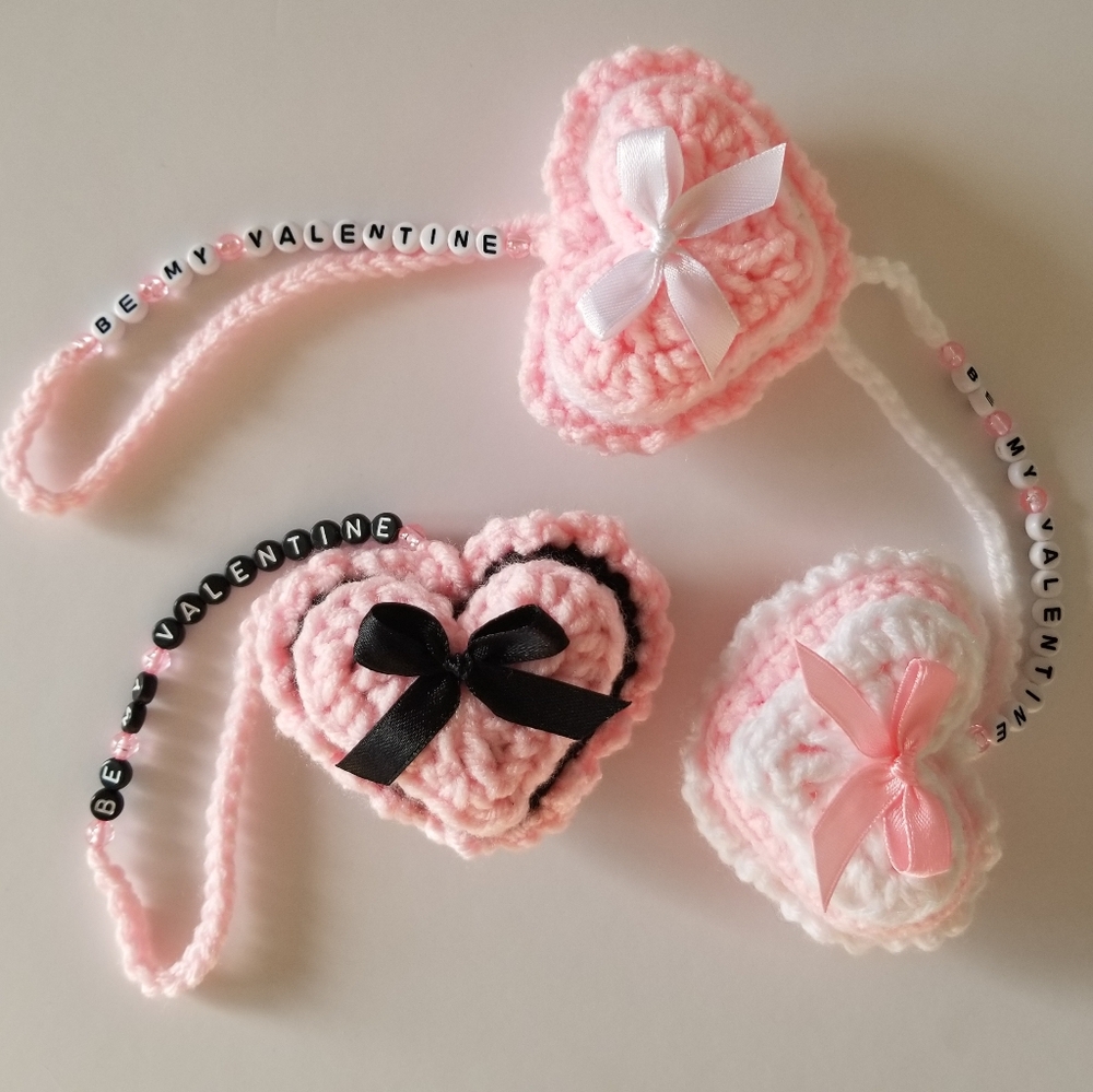 Crochet Heart Charm With "Be My Valentine"